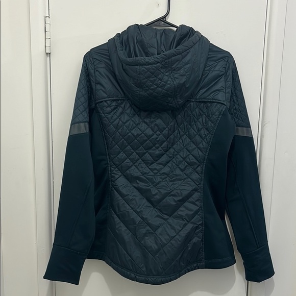 Athleta Women's Quilted Jacket - Picture 3 of 3